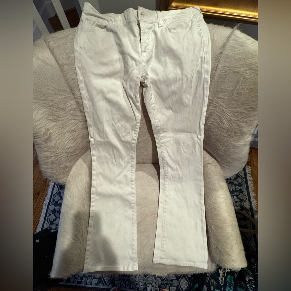 7 for all Mankind women’s jeans. Size 29, white